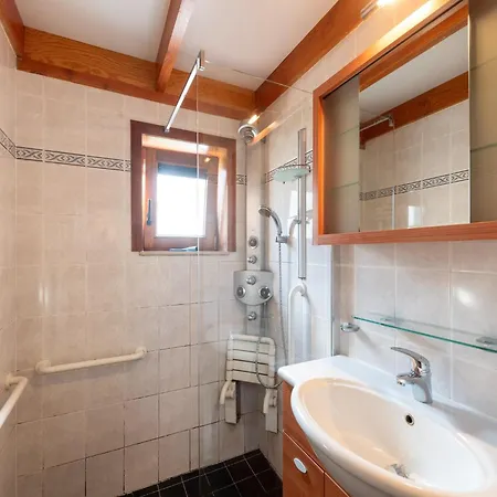 Holiday home Near Marina With Pool, Cleaning Included *